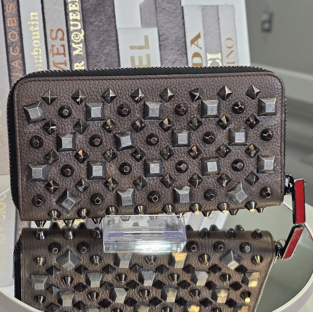 🤎Christian Louboutin Studded Panettone Zip-Around Wallet – Brown & Silver🩶 - Picture 4 of 15